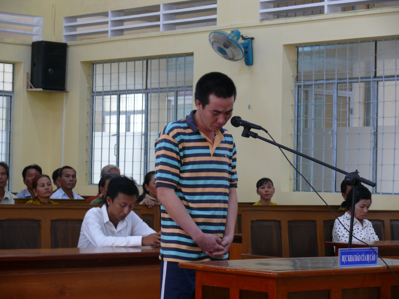 bị c&aacute;o &Uacute;t-2