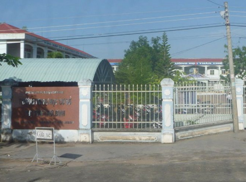 Trường THCS thị trấn Thới B&igrave;nh C&agrave; Mau
