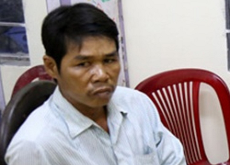 ke-giet-nguoi-giau-than-phan-trong-vo-boc-con-re-c