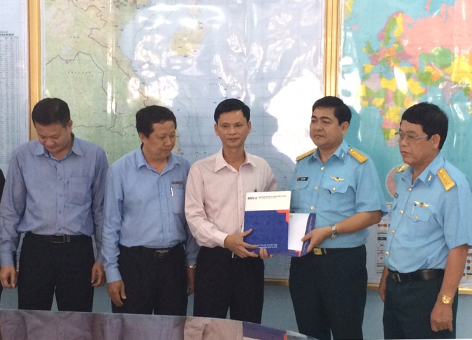 BIDV hỗ trợ 200 triệu đồng cho gia đ&igrave;nh c&aacute;c chiến 