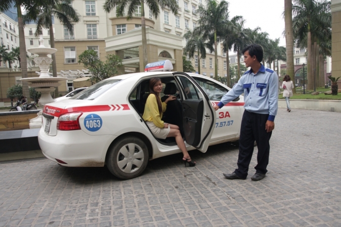 nhan-vien-taxi-group-3a