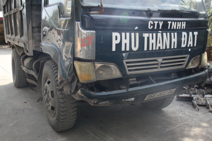 bat-giu-4-xe-tai-het-han-dang-kiem-cho-qua-tai1