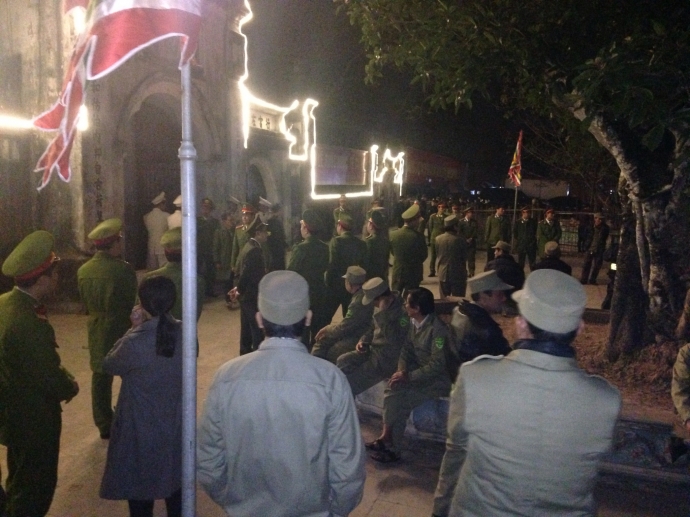 Chen-lan-tranh-cuop-tai-dien-o-den-Tran1