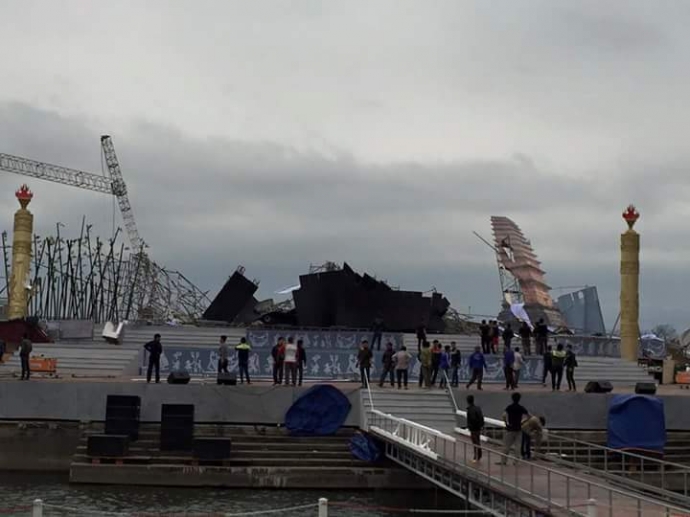 Thong-tin-sap-san-khau-noi-o-quang-truong-Tp.Vinh-