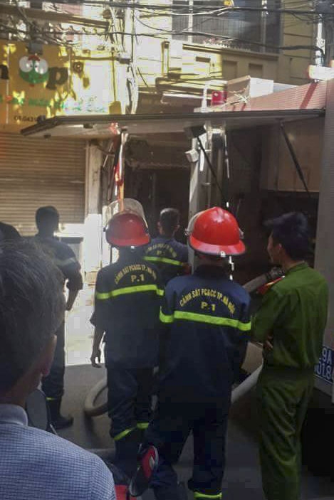 ch&aacute;y nh&agrave; h&agrave;ng