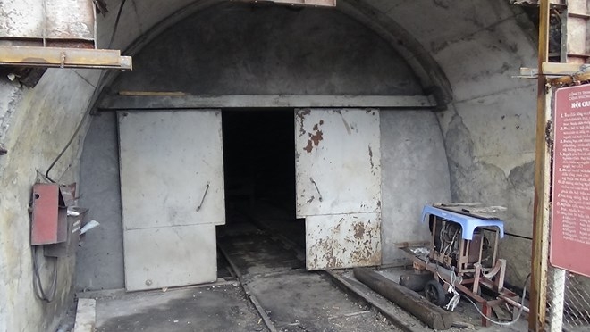 Buc-nuoc-duong-lo-than-Quang-Ninh-3-cong-nhan-thuo