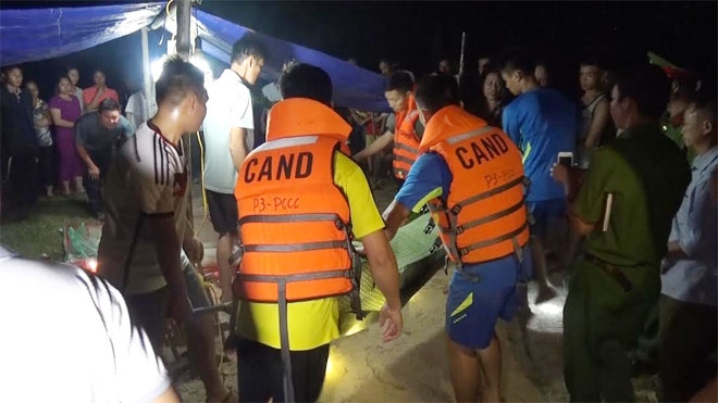 Tim-thay-thi-the-hai-me-con-mat-tich-bi-an-duoi-so