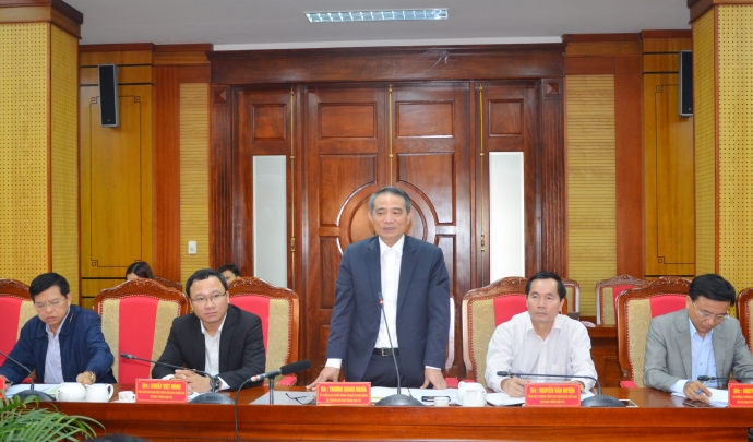 Bo-truong-lam-viec-Tuyen-Quang2