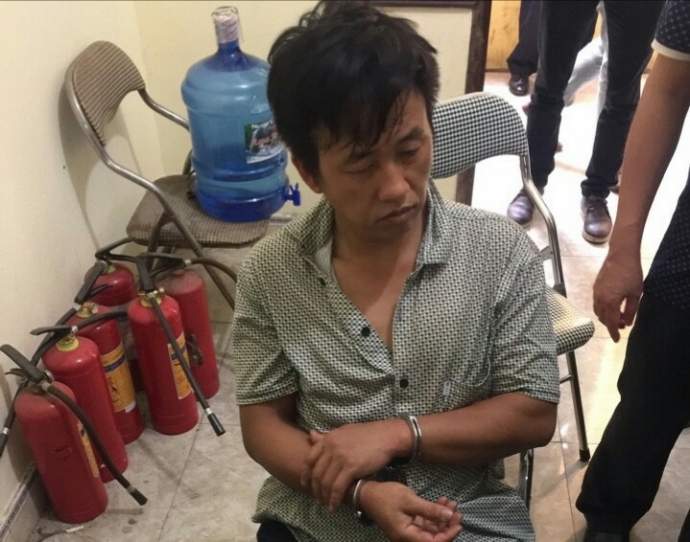 Bat-doi-tuong-van-chuyen-9-banh-heroin-tu-Hoa-Binh