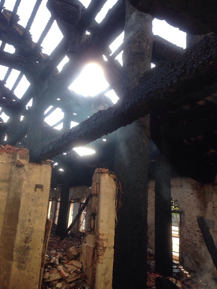 nha-tho-co-Nam-Dinh-tan-hoang-sau-dam-chay4