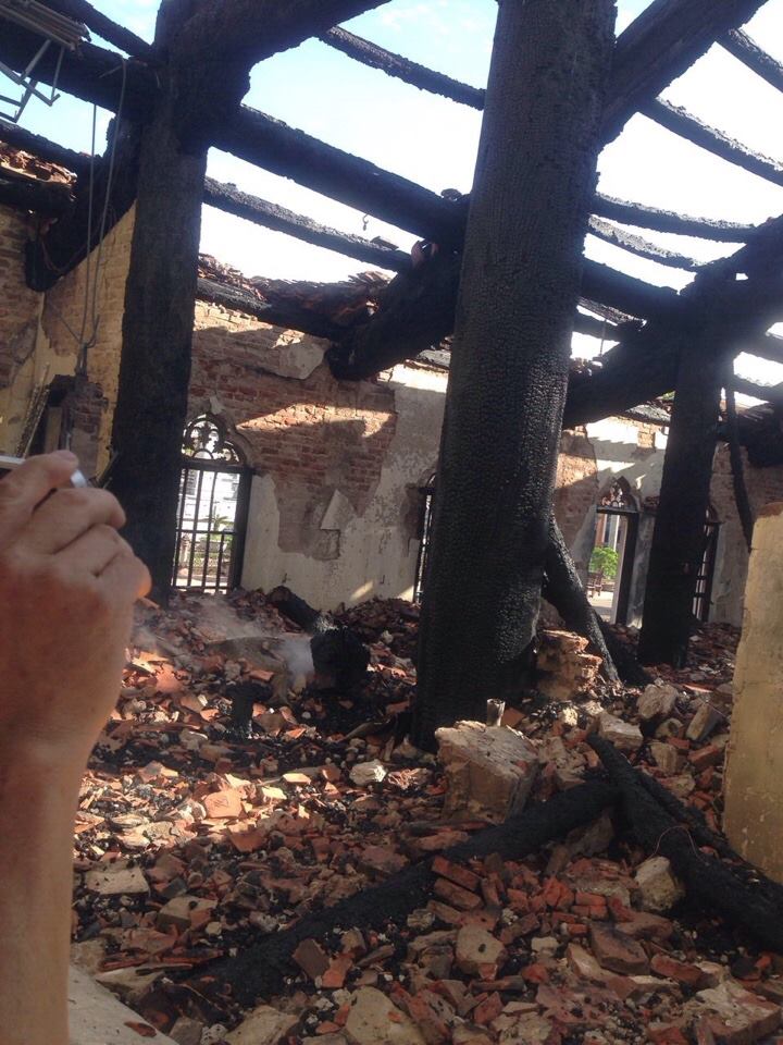 nha-tho-co-Nam-Dinh-tan-hoang-sau-dam-chay8