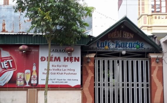 xo_xat_tai_quan_hat_2_nguoi_thuong_vong