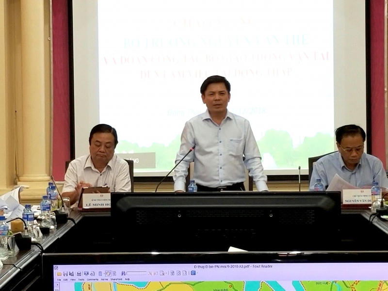 Bộ trưởng Nguyễn Văn Thể l&agrave;m việc tạ