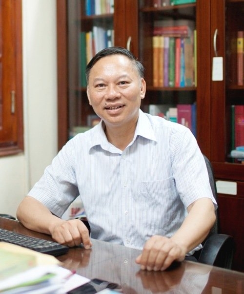 20150516131449-professor-ngoc-2