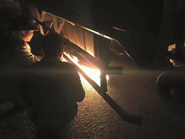 ret-ky-luc-dot-lua-suoi-binh-dau-o-to-oi-troi-nguy