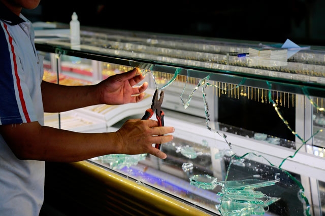 1453983699-1453983532-cuop-vang-2