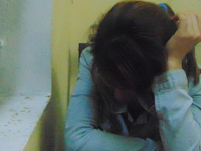 bat-nu-quai-van-chuyen-hang-tram-vien-thuoc-lac