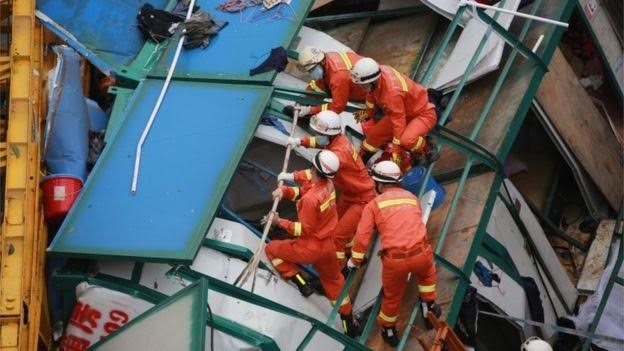 sap-can-cau-o-trung-quoc-18-nguoi-chet