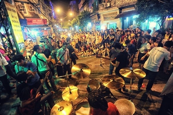 pho-co-ha-noi-ngay-cuoi-tuan-4-giadinhonlinevn-094