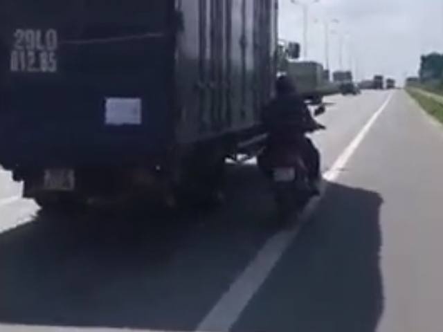 Sequence 01.Still005