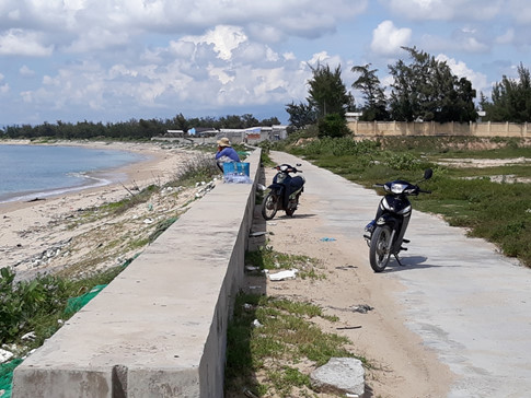 1508832444-21-khu-vuc-bo-ke-ma-nhom-thieu-nien-thu