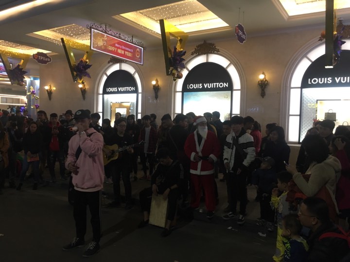 25975435_886235268213053_585223709_n