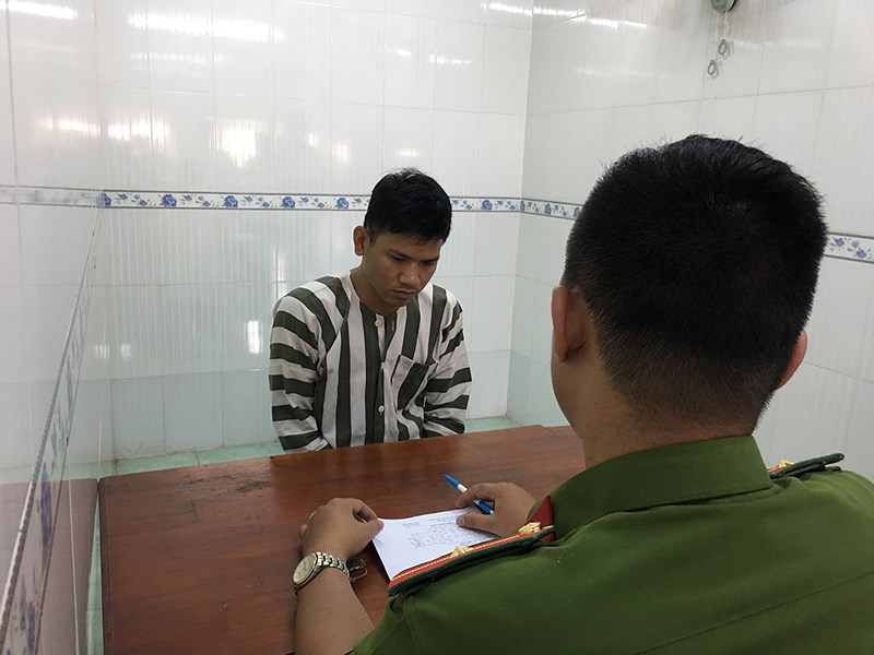 canh-sat-bat-tai-xe-uber-hiep-dam-nu-khach-hang_ye