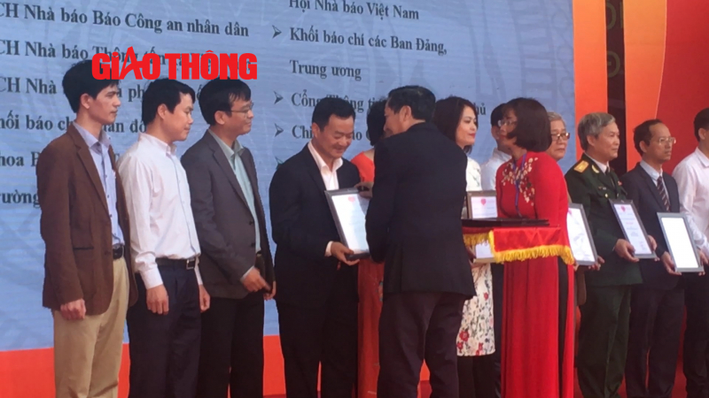 Sequence 01.Still002