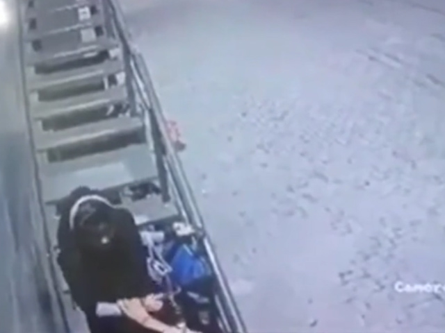 Sequence 01.Still005