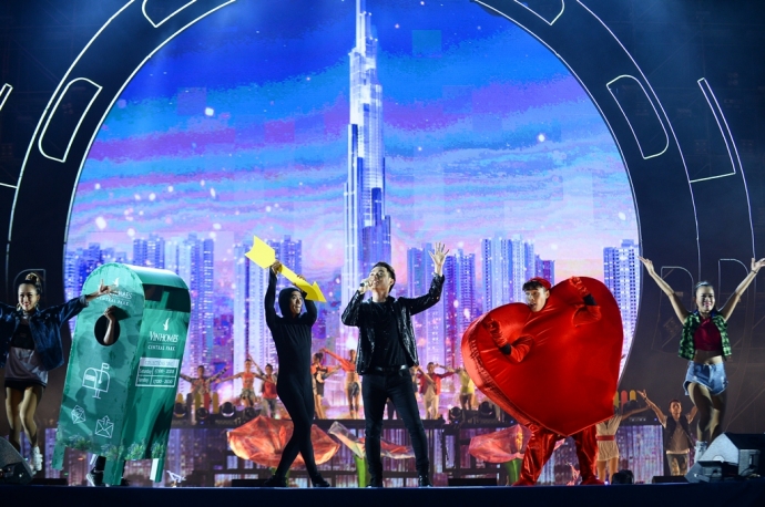 4.Ca sĩ Trúc Nhân khuấy động đêm Đại Nhạc hội cùng