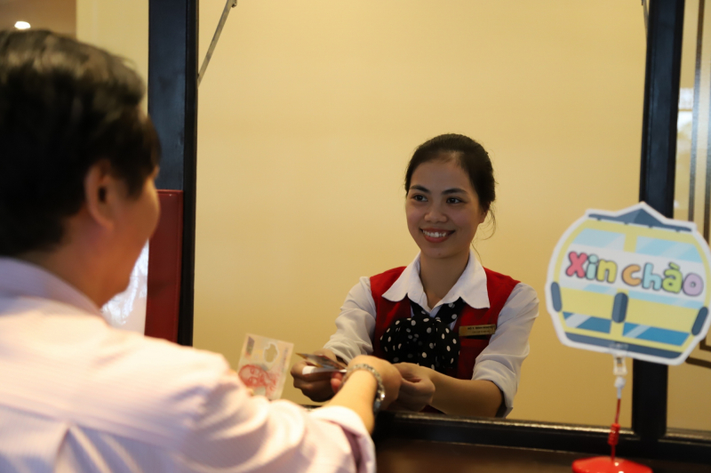 xin ch&agrave;o B&agrave; N&agrave; (2)