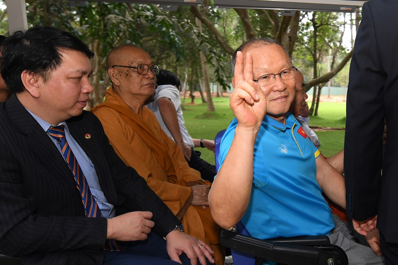 HLV Park h&agrave;o hứng đi tham quan v&agrave; trải nghiệm khu 