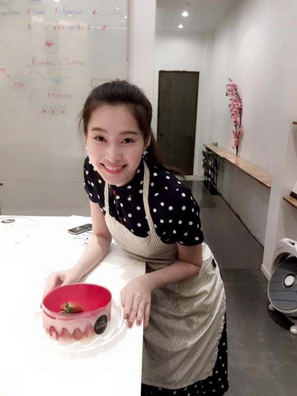 hoa-hau-thu-thao-lam-banh 6