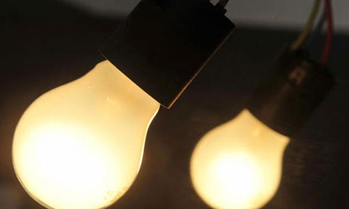 lam-dong-bi-can-nuot-bong-dien-de-tu-sat