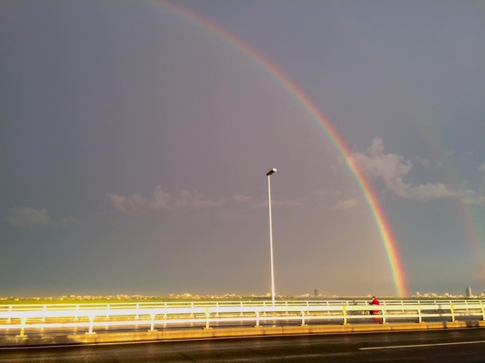 cau-vong-khong-lo-xuat-hien-sau-con-mua-dong-lon-4