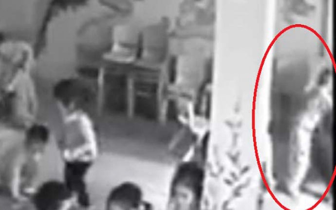 1451026568-bao-mau-mam-non-hanh-ha-dui-dau-tre-xuo