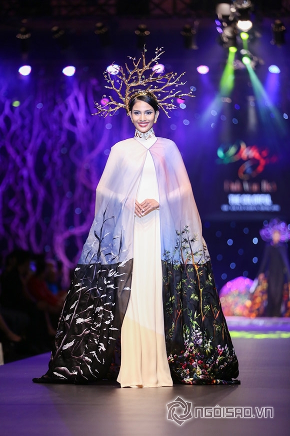 ao-dai-cua-lan-khue-ban-dau-gia-an-dut-pham-huong0