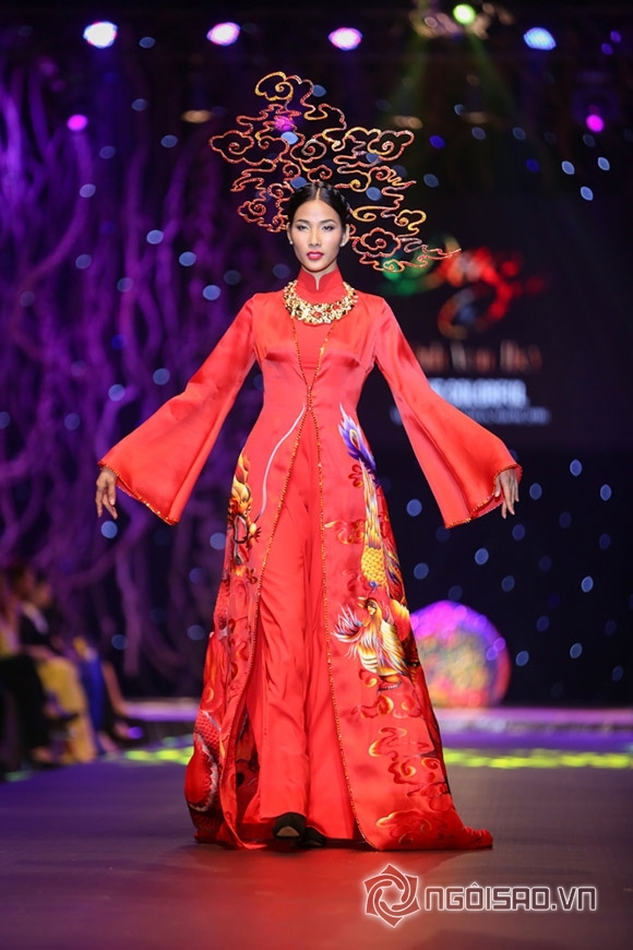 ao-dai-cua-lan-khue-ban-dau-gia-an-dut-pham-huong0