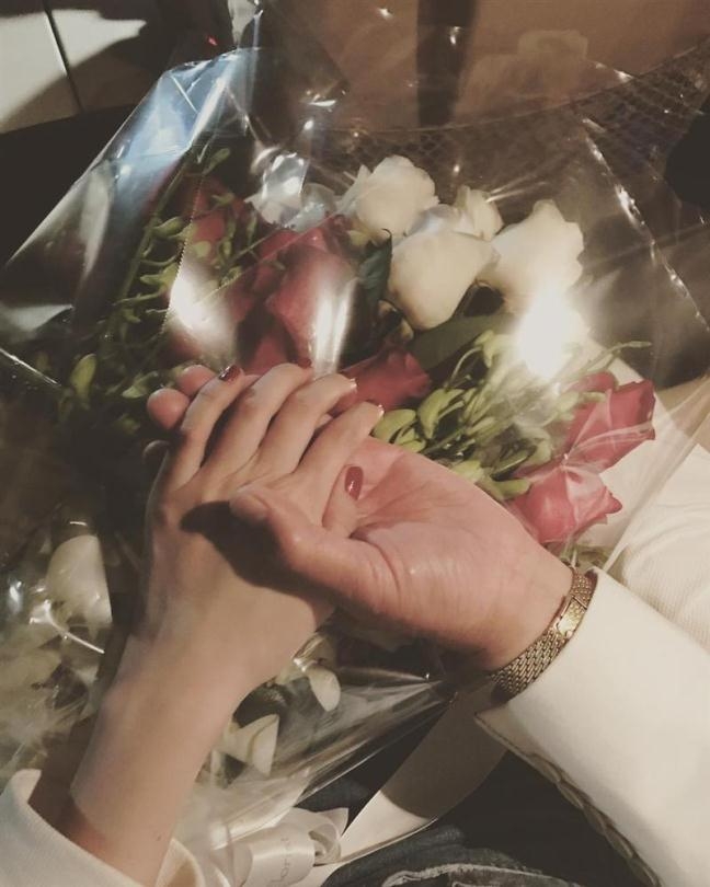 lo-anh-ngoc-trinh-chup-trong-dinh-thu-nha-hoang-ki