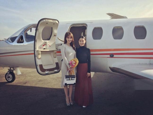 lo-anh-ngoc-trinh-chup-trong-dinh-thu-nha-hoang-ki