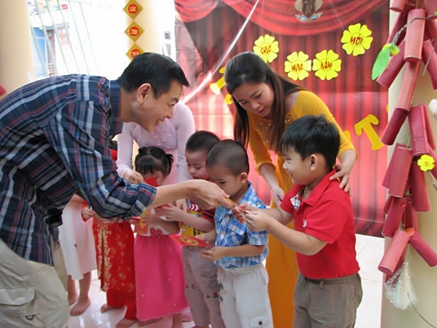 0.6-Gan-Tet-ban-chuyen-mung-tuoi-dau-nam-1