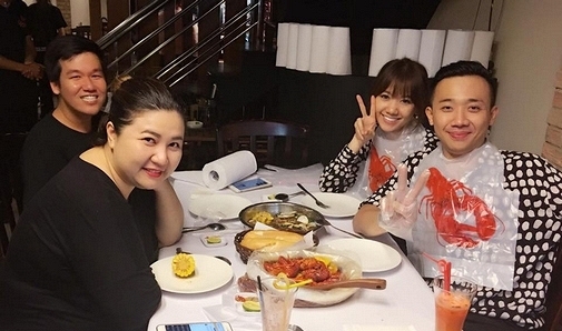 tran-thanh-va-hari-tra-tien-an-2-ngoisao.vn-w505-h