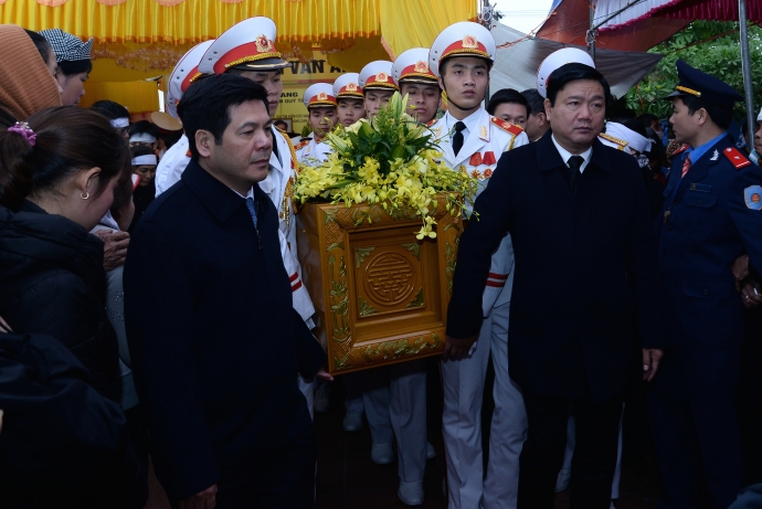 bo truong dinh la thang 