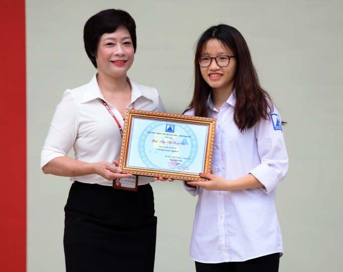 trao-giai-cuoc-thi-anh-van-hoa-giao-thong-cung-ams