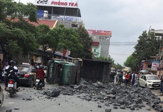 phut sinh tu cua 2 nu sinh 