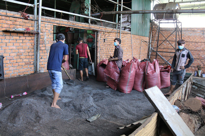 phe pham ca phe da dc nhuom den 