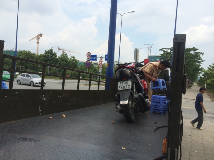 Trường hợp ko đủ giấy tờ tạm giữ phương tiện