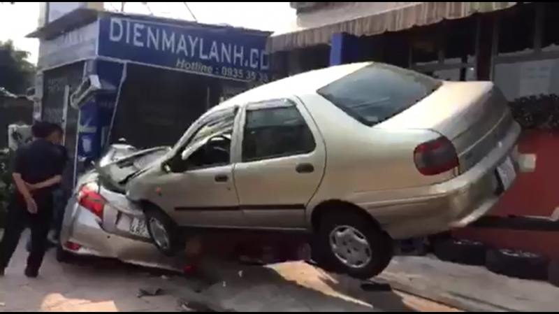 xe l&agrave;m xiếc