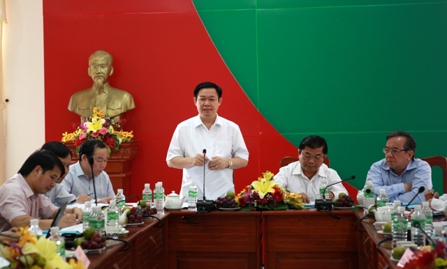 Trưởng Ban Kinh tế Trung ương Vương Đình Huệ khảo