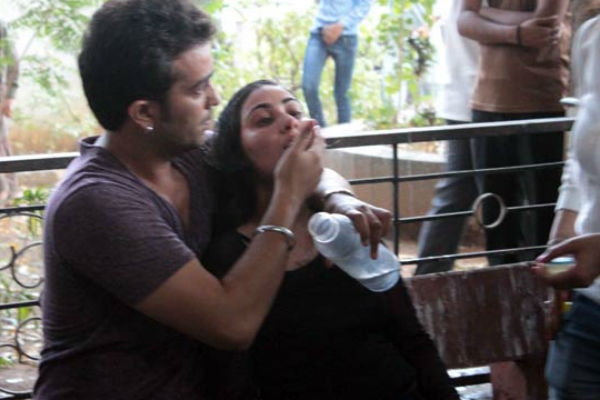 hinh-anh-cuoi-cung-cua-co-dau-8-tuoi-trong-tang-le